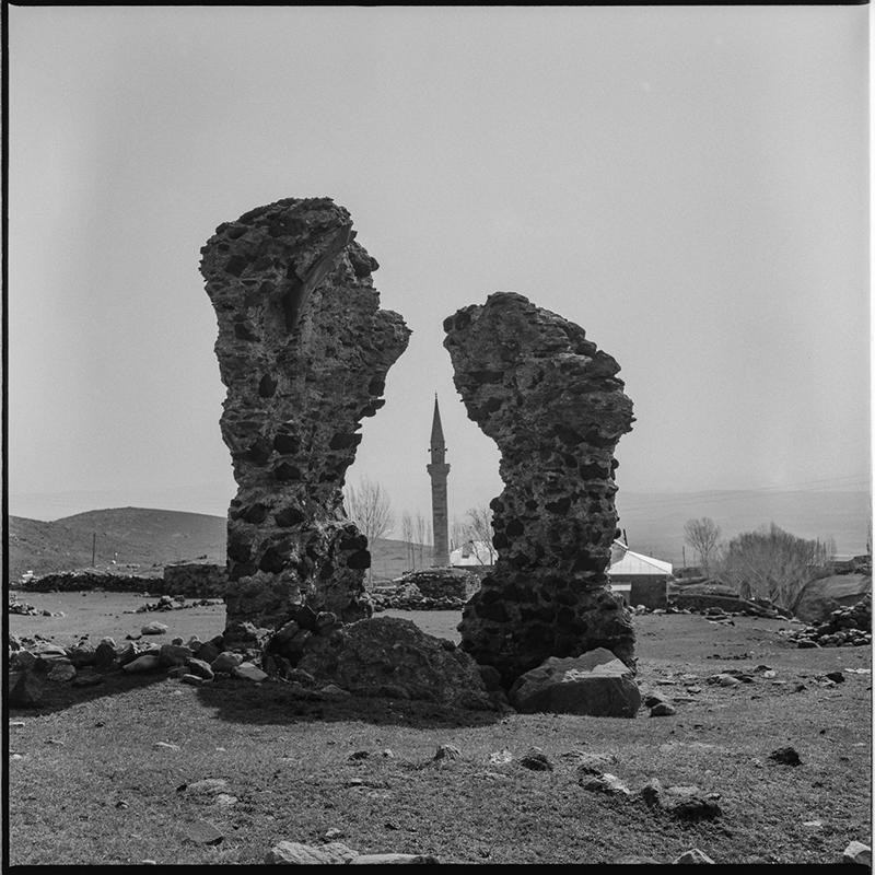 Ruinas de una capilla armenia cerca de Ani. 2012 